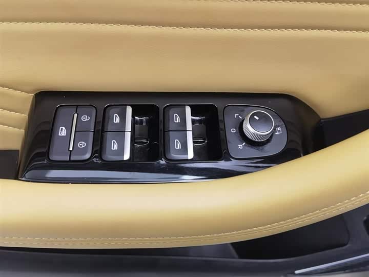 Geely Monjaro L Hybrid 2022 2022款 1.5T DHT增程电动旗舰版