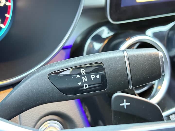 Mercedes-Benz GLC-Class Coupe 2023 2023款 GLC 260 4MATIC 轿跑SUV