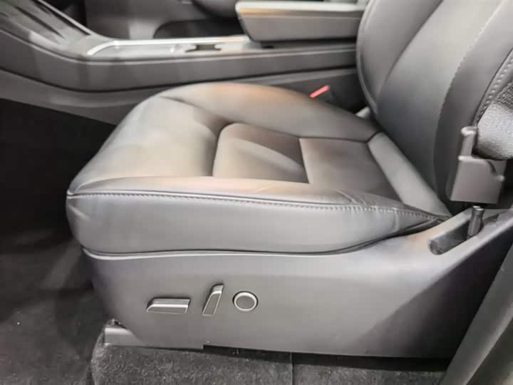 Tesla Model Y 2024 2024款 长续航全轮驱动版