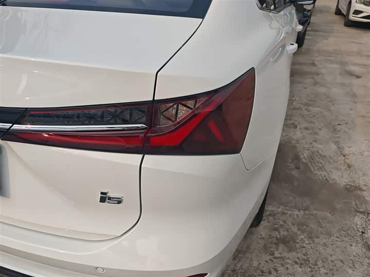 Roewe i5 2026 2026款 1.5L CVT豪华版