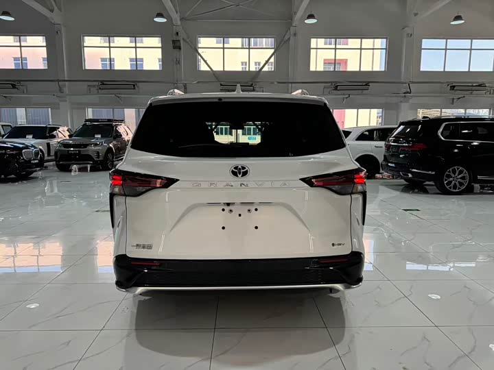 Toyota Granvia 2024 2024款 2.5L混动 豪华版