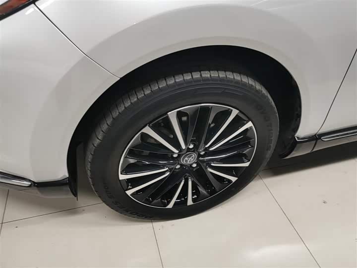 Toyota Venza 2023 2023款 2.0L CVT两驱尊贵版