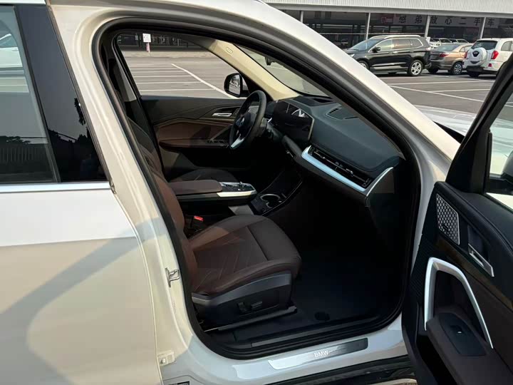 BMW iX1 2023 2023款 xDrive30L X设计套装