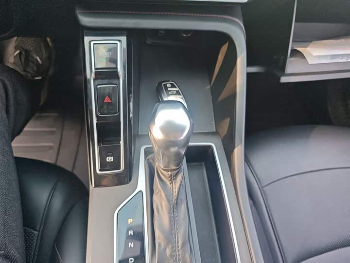 Roewe i5 2023 2023款 1.5L CVT尊荣版