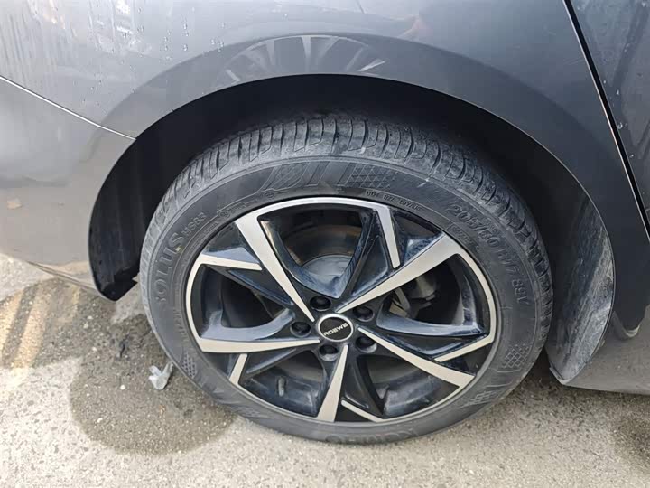 Roewe i5 2023 2023款 1.5L CVT尊荣版