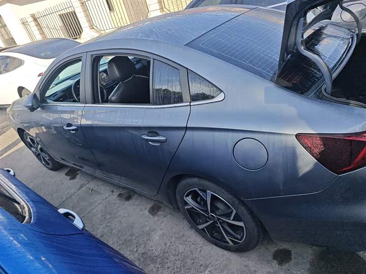 Roewe i5 2023 2023款 1.5L CVT尊荣版