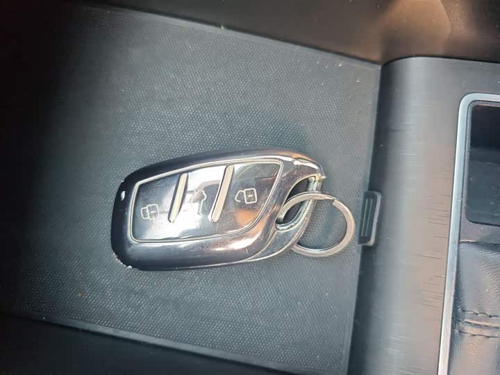 Roewe i5 2023 2023款 1.5L CVT尊荣版