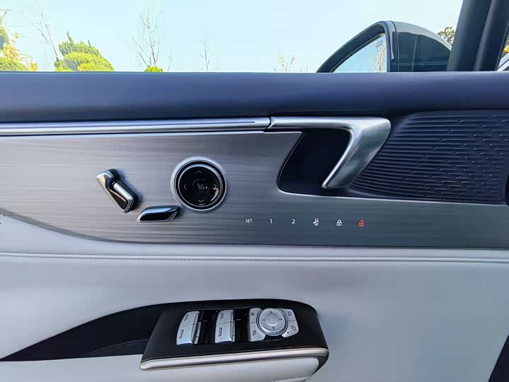 Buick GL8 Hybrid 2026 2026款 陆尊 奢享版