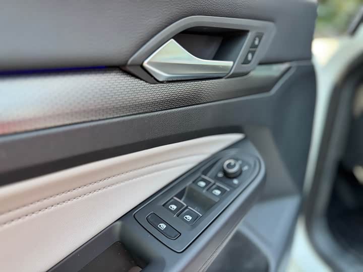 Volkswagen Golf 2025 2025款 改款 300TSI R-Line