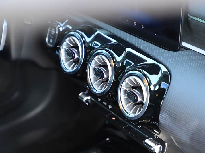 Mercedes-Benz CLA-Class 2023 2023款 CLA 200