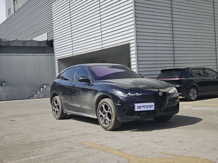 Alfa Romeo Stelvio 2023 2023款 2.0T 280HP Sprint纵擎版