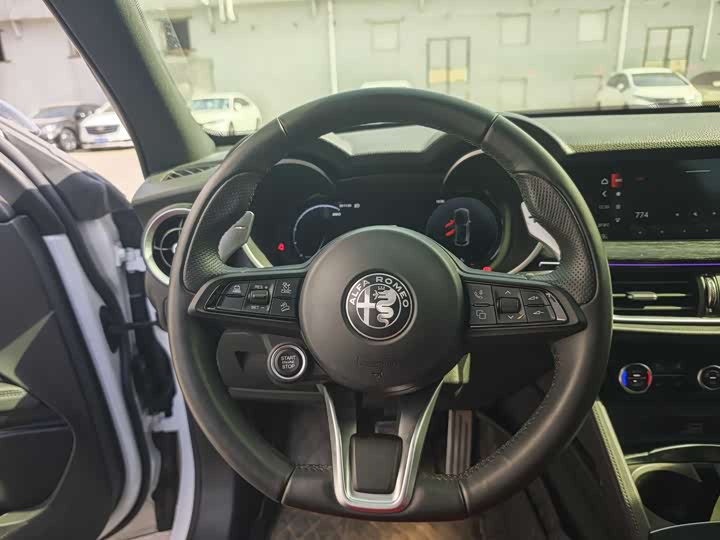 Alfa Romeo Stelvio 2023 2023款 2.0T 280HP Sprint纵擎版