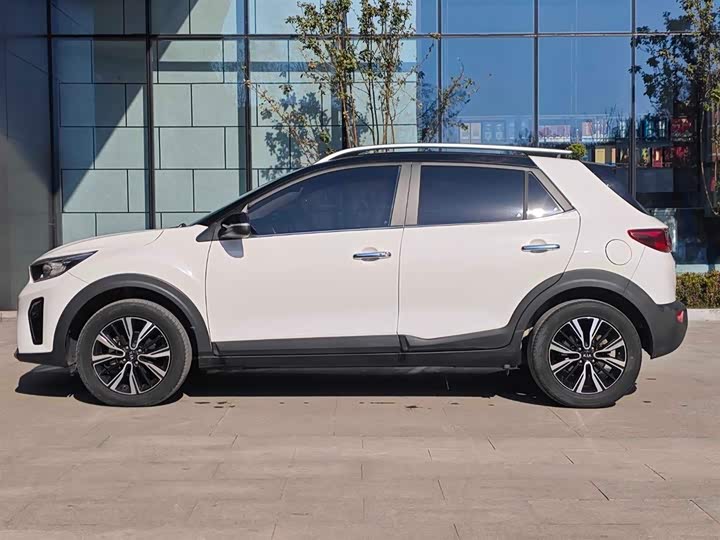 Kia KX1 2021 2021款 1.4L CVT趣享天窗款