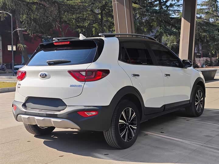 Kia KX1 2021 2021款 1.4L CVT趣享天窗款