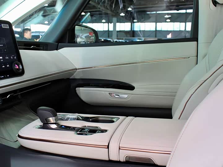 Lexus LM 2023 2023款 500h 六座尊崇版