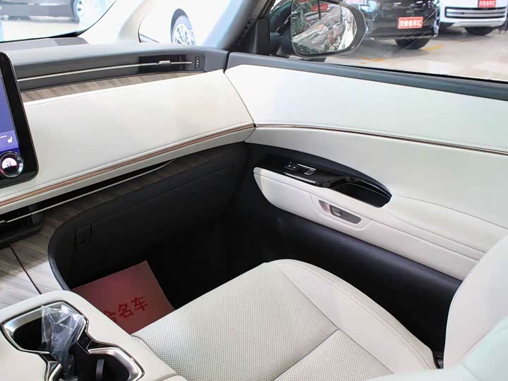 Lexus LM 2023 2023款 500h 六座尊崇版