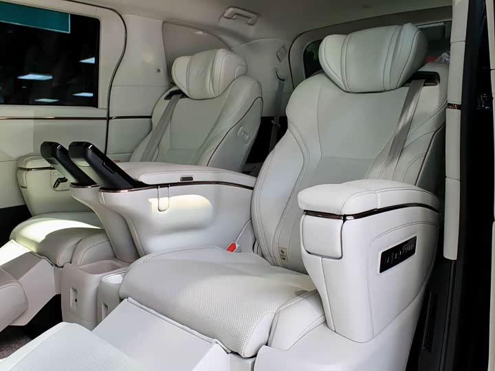 Lexus LM 2023 2023款 500h 六座尊崇版