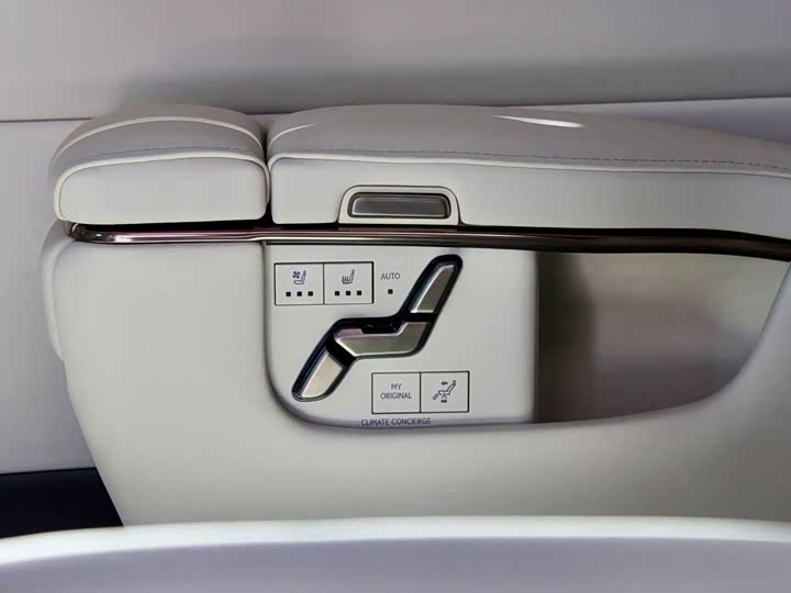 Lexus LM 2023 2023款 500h 六座尊崇版