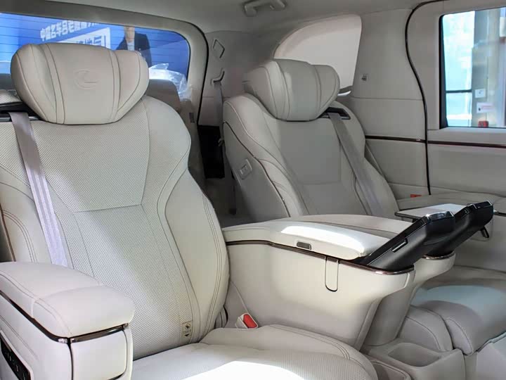 Lexus LM 2023 2023款 500h 六座尊崇版