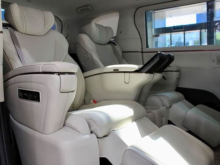 Lexus LM 2023 2023款 500h 六座尊崇版