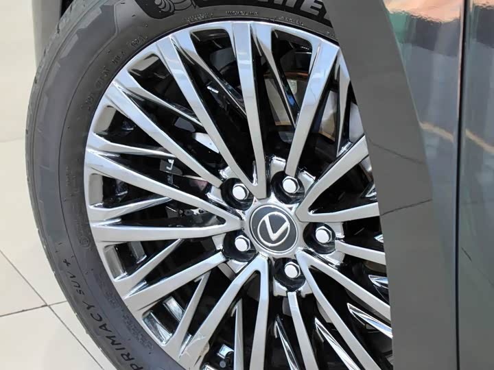 Lexus LM 2023 2023款 500h 六座尊崇版