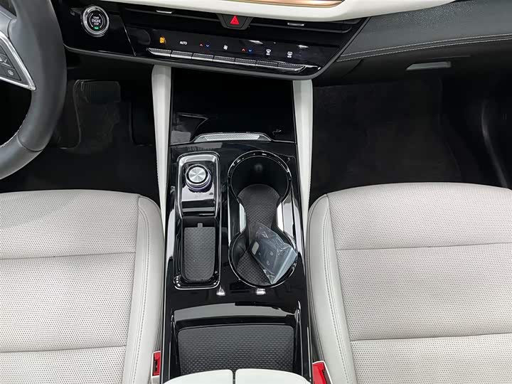 Buick Envision Plus 2024 2024款 昂科威Plus 四驱Avenir艾维亚