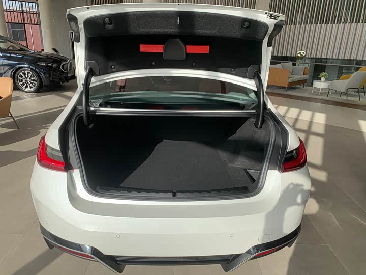 BMW i3 2025 2025款 eDrive 40 L 曜夜运动套装