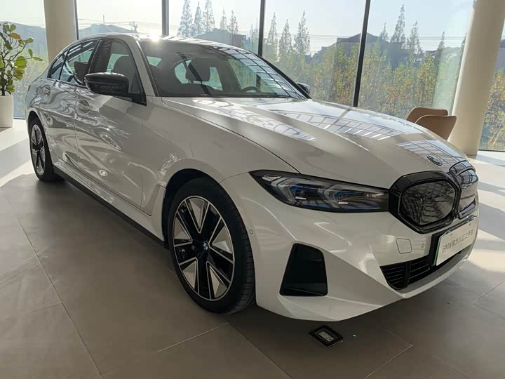 BMW i3 2025 2025款 eDrive 40 L 曜夜运动套装