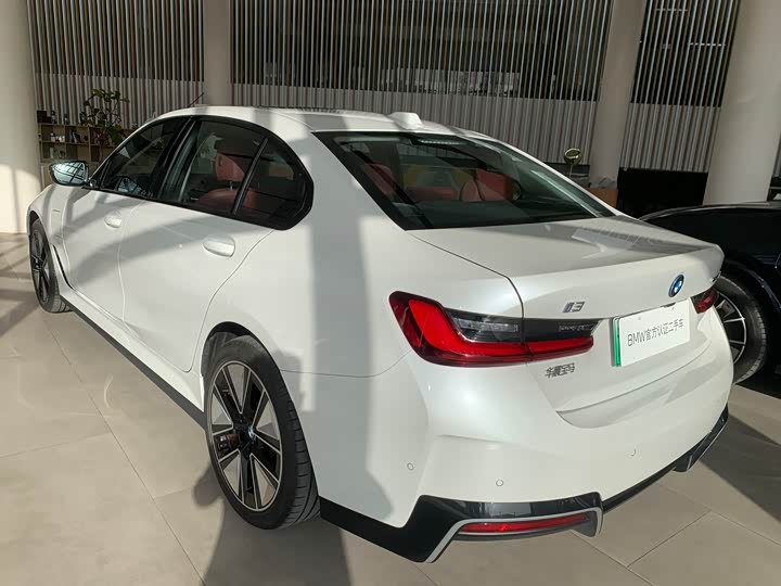 BMW i3 2025 2025款 eDrive 40 L 曜夜运动套装