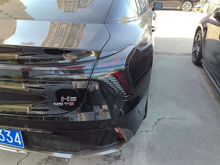 Hongqi H6 2023 2023款 2.0T 致逸版