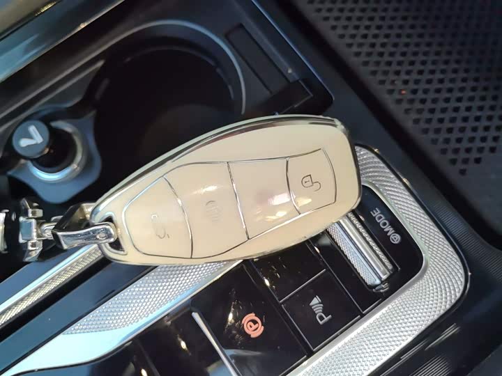 Hongqi H6 2023 2023款 2.0T 致逸版