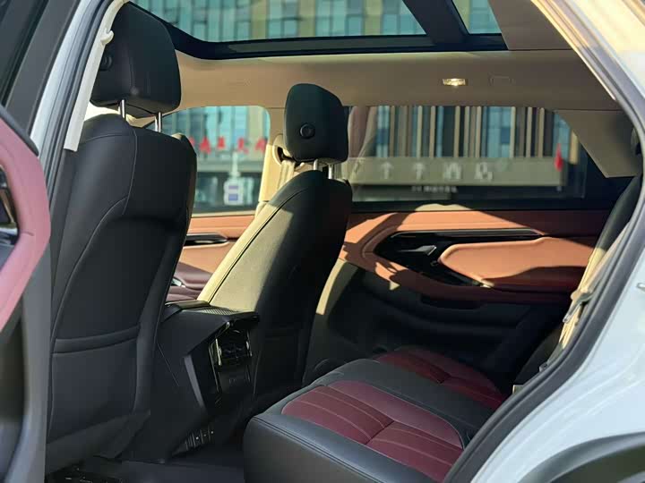 Land Rover Range Rover Evoque L Hybrid 2023 2023款 极光L P300e 插电式电动混合版