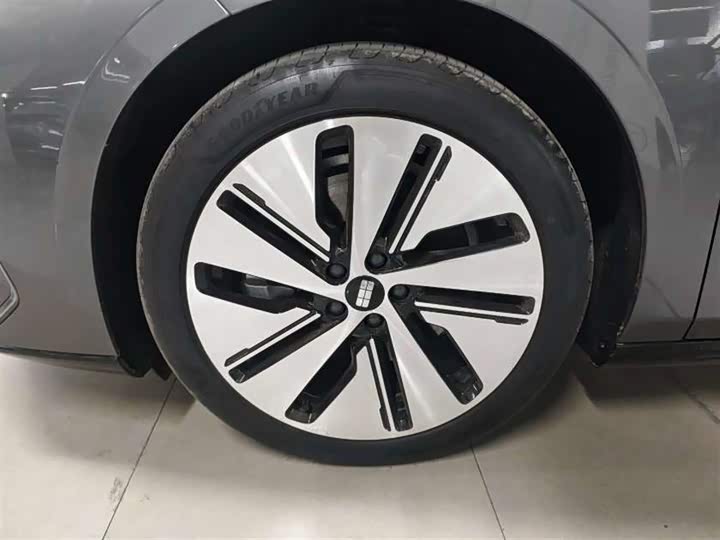 Geely Galaxy E8 2024 2024款 550km 后驱MAX