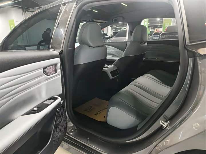 Geely Galaxy E8 2024 2024款 550km 后驱MAX