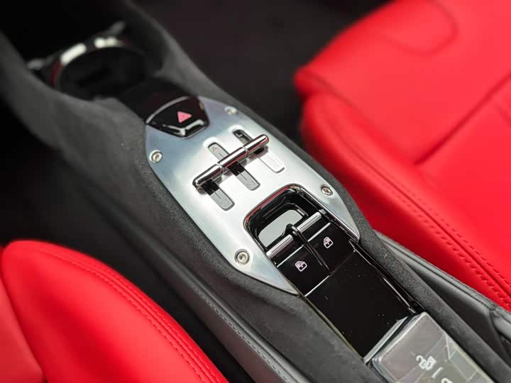 Ferrari SF90 2020 2020款 3.9T V8 Stradale