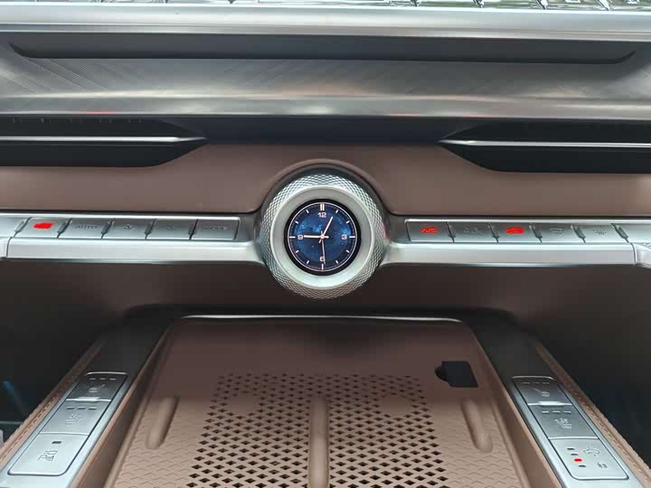 Tank 700 Hybrid 2024 2024款 Hi4-T 极境版