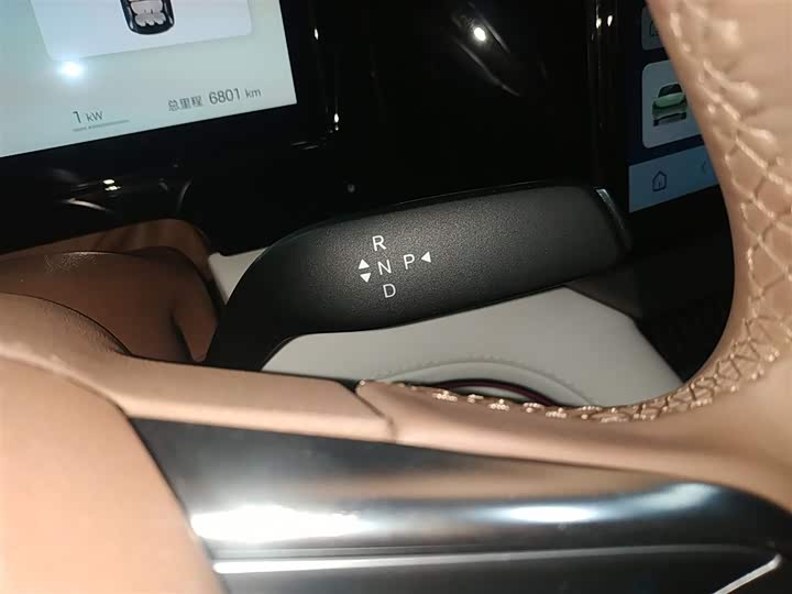 BYD Xia 2025 2025款 DM-i 1.5T 180km 超越型