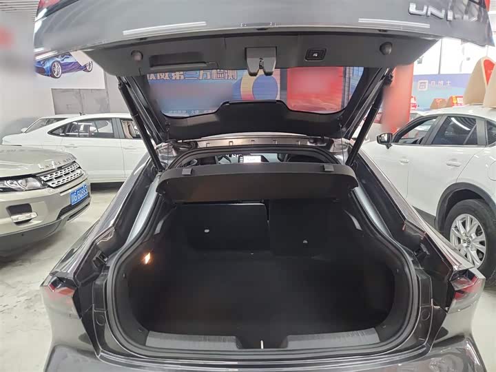 Changan UNI-V Hybrid 2023 2023款 智电iDD 1.5T 113km智趣型