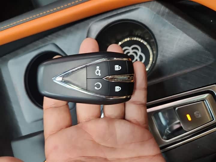 Changan UNI-V Hybrid 2023 2023款 智电iDD 1.5T 113km智趣型