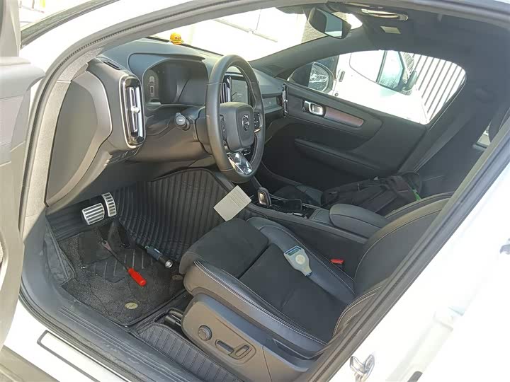 Volvo XC40 EV 2021 2021款 P8 纯电 四驱智雅运动版