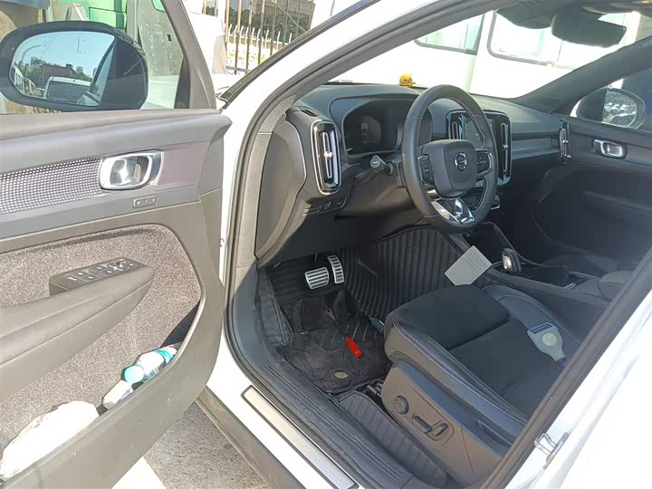 Volvo XC40 EV 2021 2021款 P8 纯电 四驱智雅运动版