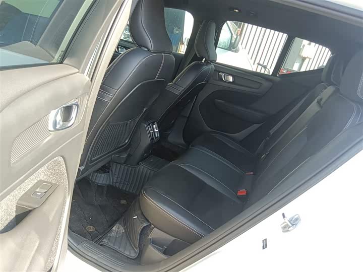 Volvo XC40 EV 2021 2021款 P8 纯电 四驱智雅运动版