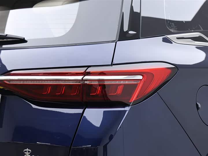 BYD Song Max Hybrid 2022 2022款 DM-i 105KM 行政版