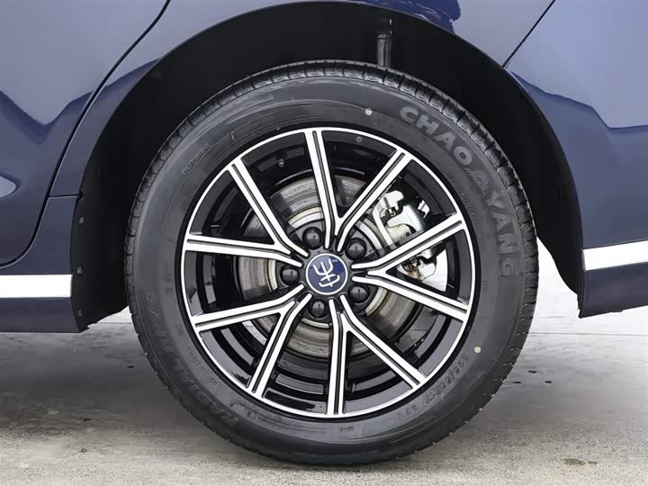 BYD Song Max Hybrid 2022 2022款 DM-i 105KM 行政版