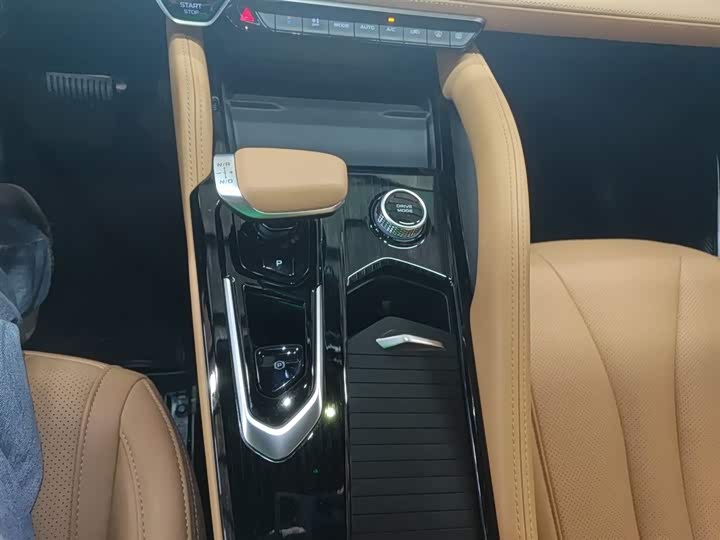 Geely Monjaro L Hybrid 2022 2022款 1.5T DHT增程电动旗舰版