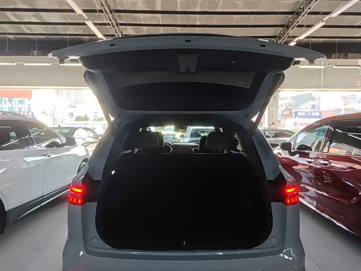 Geely Monjaro L Hybrid 2022 2022款 1.5T DHT增程电动旗舰版