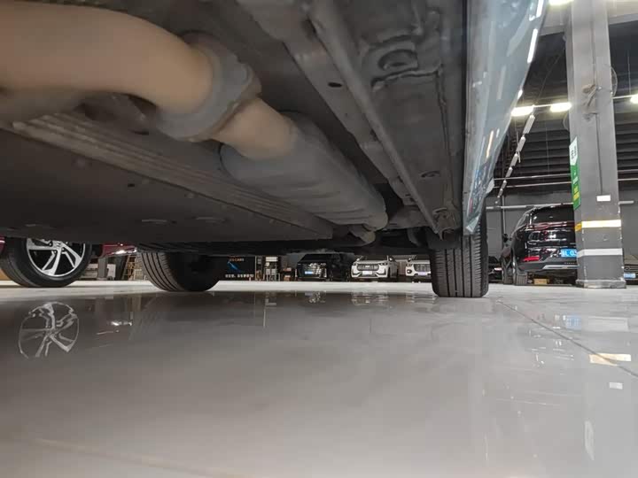 Geely Monjaro L Hybrid 2022 2022款 1.5T DHT增程电动旗舰版