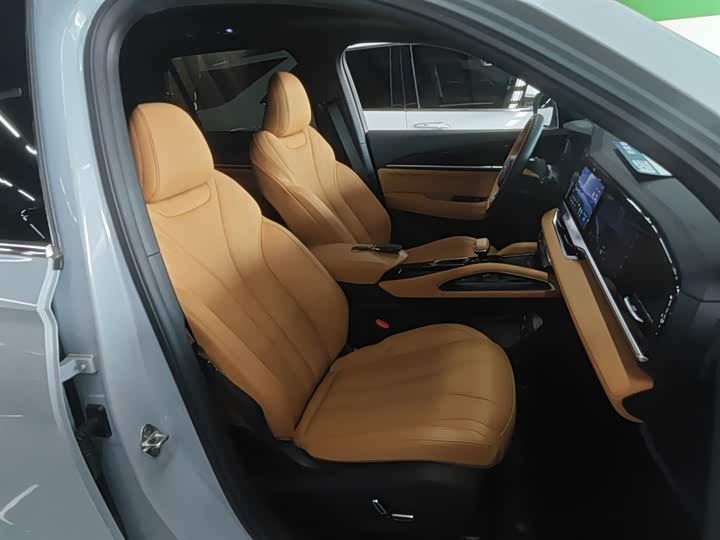 Geely Monjaro L Hybrid 2022 2022款 1.5T DHT增程电动旗舰版