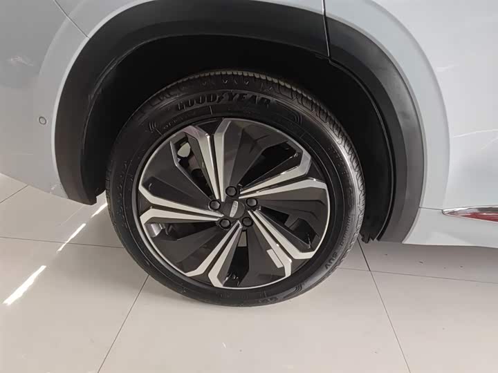 Geely Monjaro L Hybrid 2022 2022款 1.5T DHT增程电动旗舰版