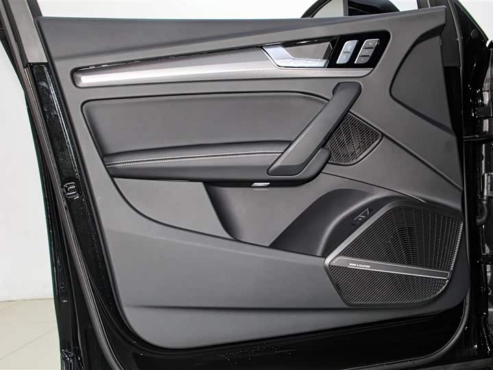 Audi Q5L 2025 2025款 45周年典藏版 45 TFSI 豪华动感型